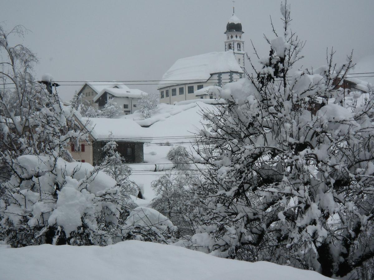 Bed and Breakfast Ustria Crusch Alva Tavanasa Esterno foto