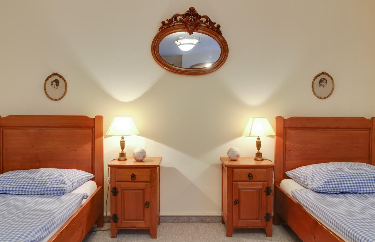 Ustria Crusch Alva Bed and Breakfast Tavanasa Esterno foto