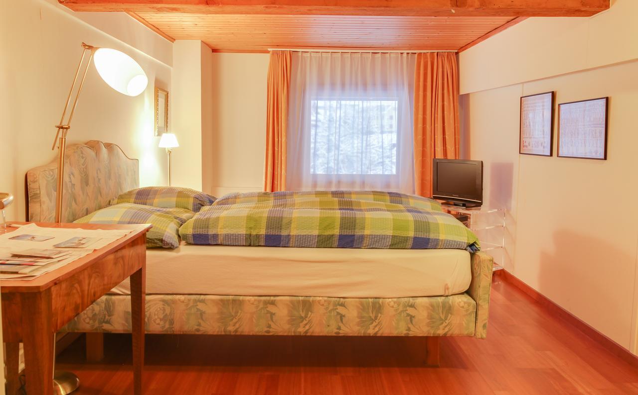 Ustria Crusch Alva Bed and Breakfast Tavanasa Esterno foto